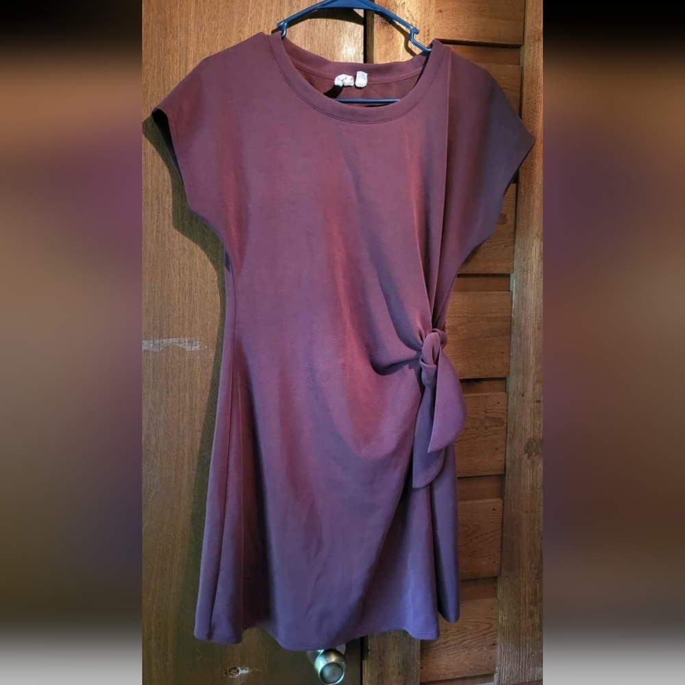 Cable & Gauge Burgundy Top